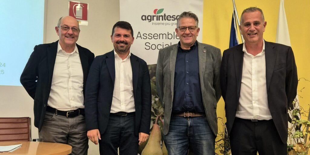 Fusione Fruit Modena Group in Agrintesa - Rappresentanti cooperative e regione Emilia- Romagna