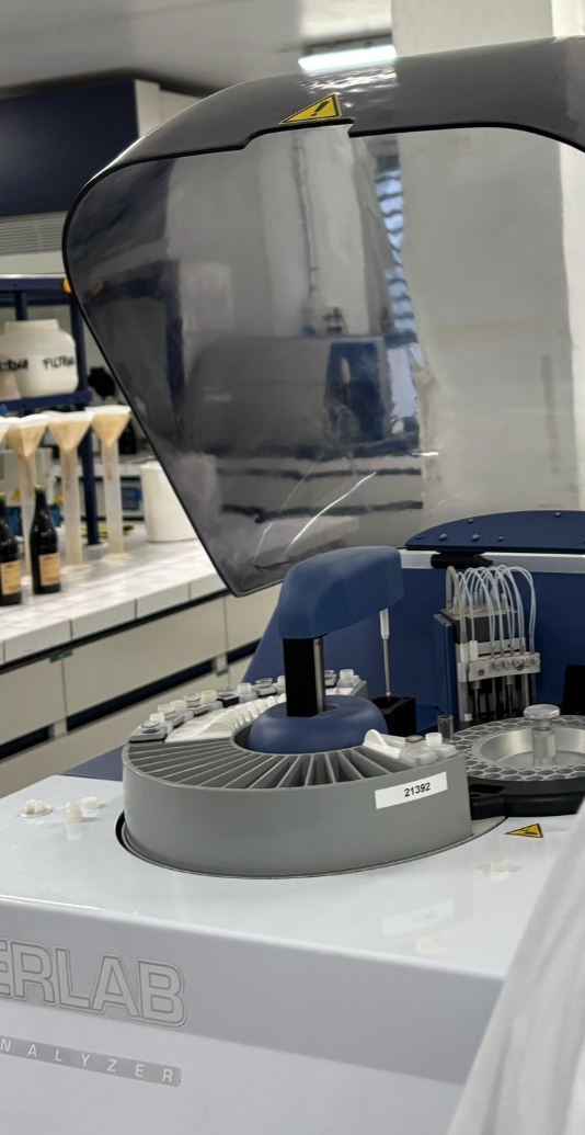 Laboratorio di analisi vini